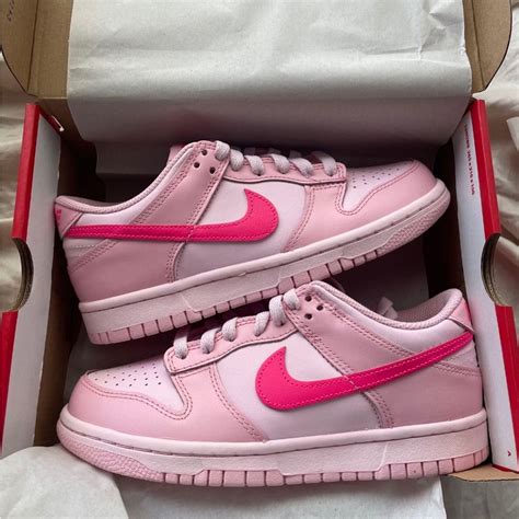 triple pink dunks size 7.5